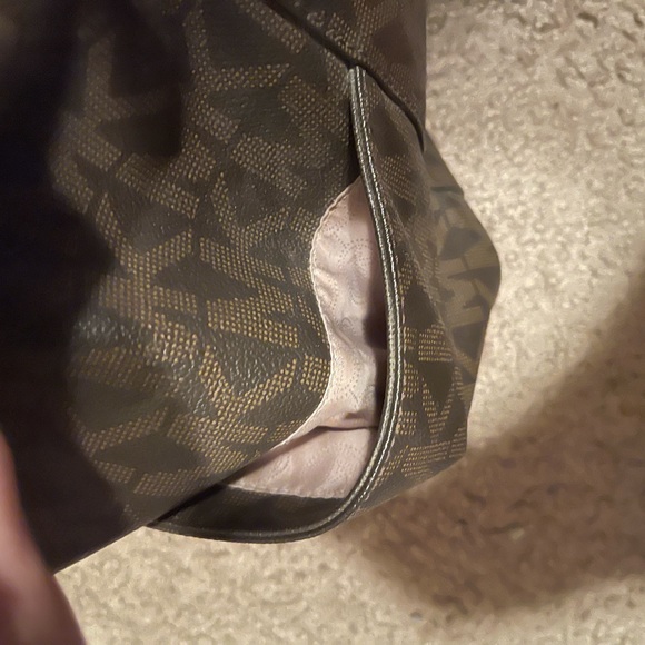 Michael Kors purse - Picture 8 of 8